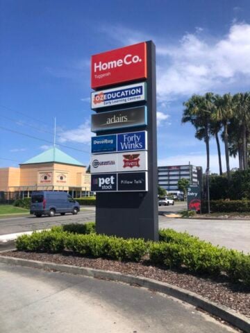 Petstock, pylon sign, Tuggerah, NSW Petstock, pylon sign, Tuggerah, NSW